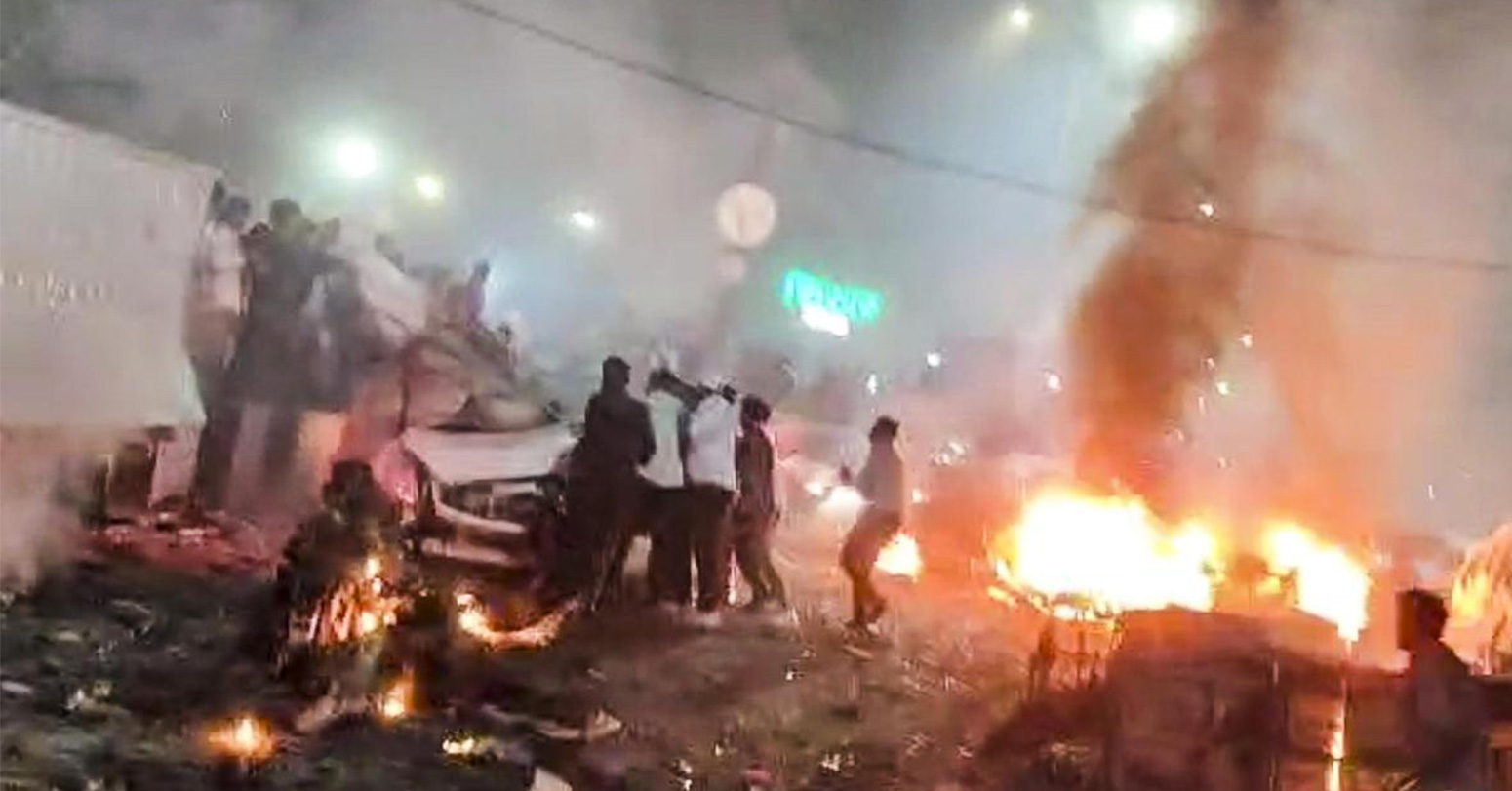 नयाँदिल्लीमा कार विस्फोट : कम्तीमा १३ को मृत्यु, २४ घाइते